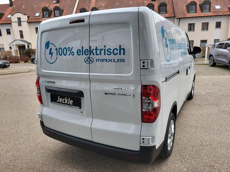 Neu Maxus eDeliver 3 117 kW (160 PS) 2025 Weiß Van