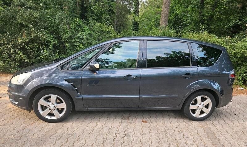 Grau Gebraucht 2007 Ford S-MAX S Van / Kleinbus | 1.600 € (Superpreis) - Bild 1/4
