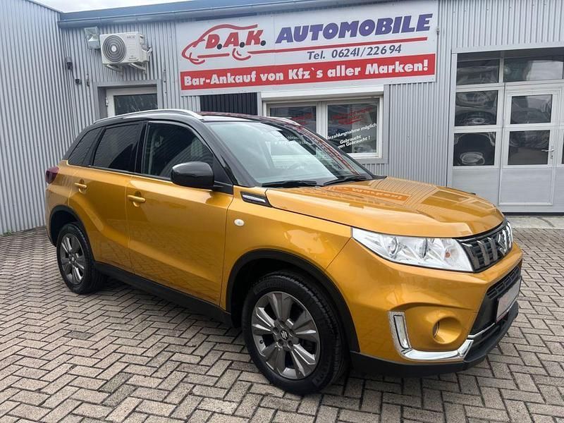 Gelb Gebraucht 2019 Suzuki Vitara Comfort SUV | 17.990 € (Etwas zu teuer) - Bild 1/4