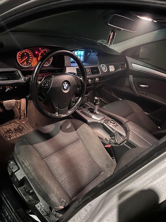 Gebraucht BMW 525 197 PS (144 kW) 2010 Silber Kombi