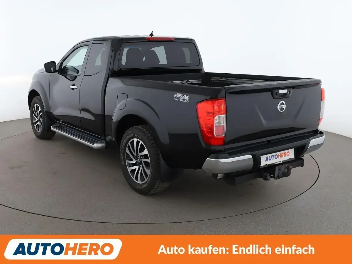 Gebraucht Nissan Navara N-Connecta 163 PS (119 kW) 2017 Schwarz Pickup