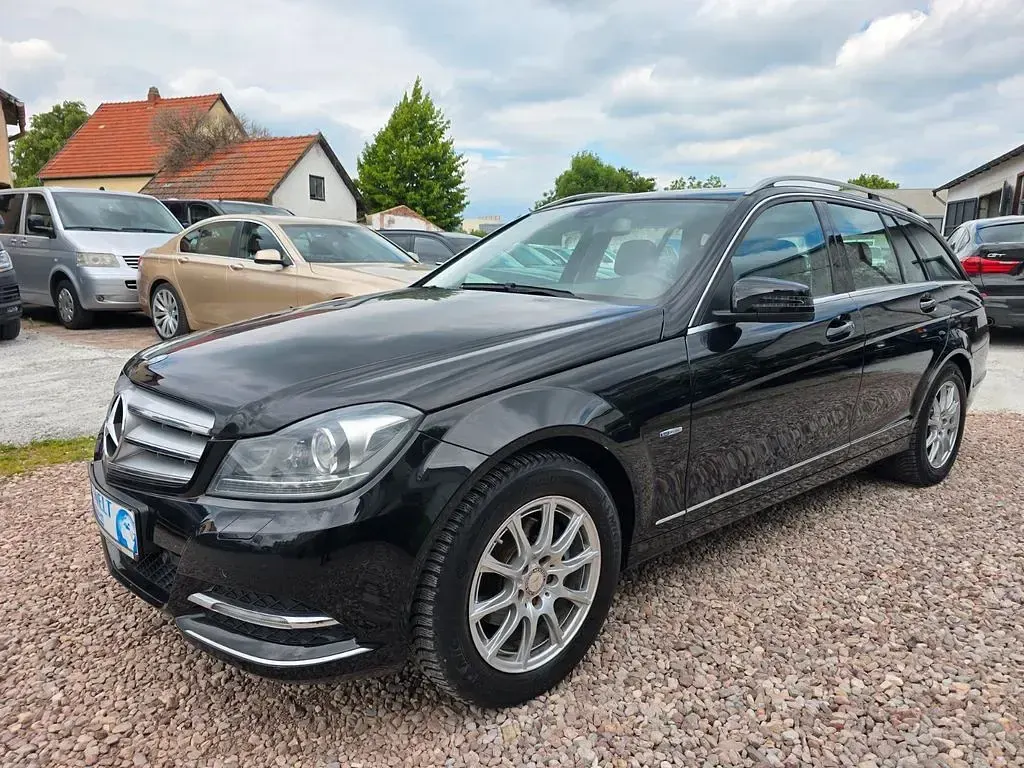 Gebraucht Mercedes C180 156 PS (114 kW) 2012 Schwarz Kombi
