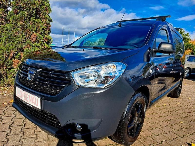 Grau Gebraucht 2019 Dacia Dokker Express Essentiel Van | 8.899 € (Fairer Preis) - Bild 1/4