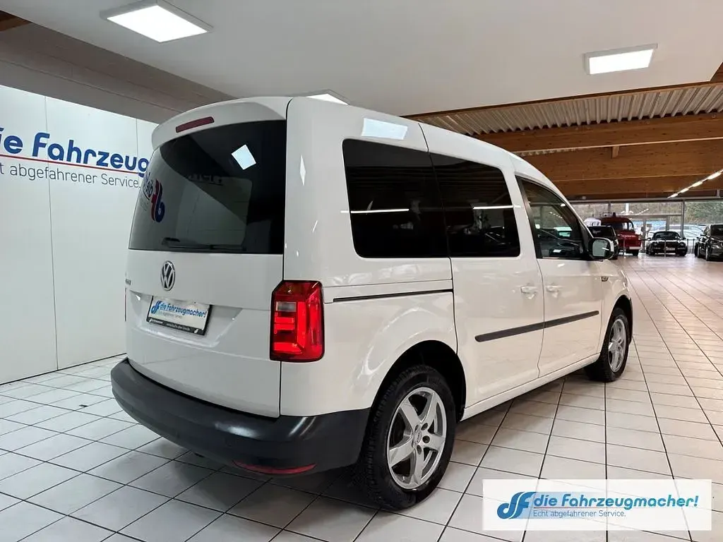 Gebraucht VW Caddy Trendline 150 PS (110 kW) 2018 Weiss Van / Kleinbus