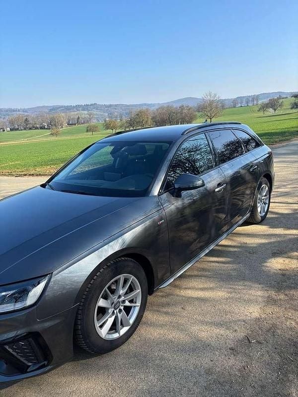 Gebraucht Audi A4 S-Line 163 PS (119 kW) 2020 Grau Kombi