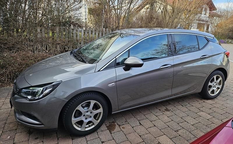 Gebraucht Opel Astra Innovation 105 PS (77 kW) 2016 Beige Limousine