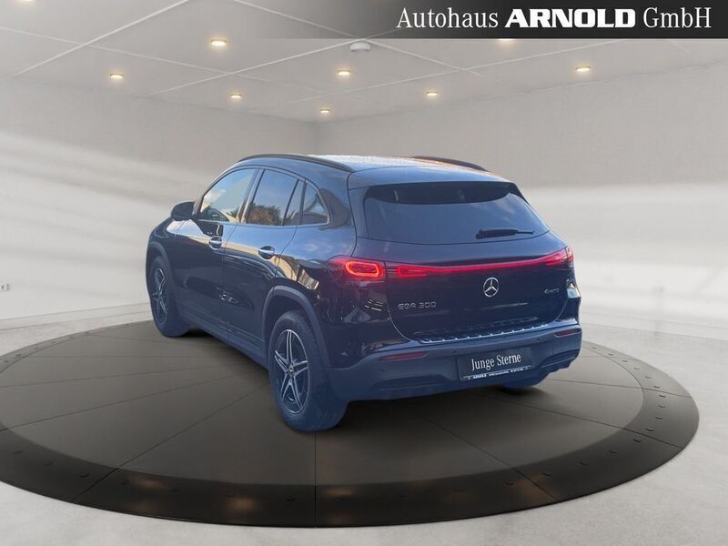 Gebraucht Mercedes EQA300 AMG line 167 kW (228 PS) 2022 Schwarz (nachtschwarz) SUV
