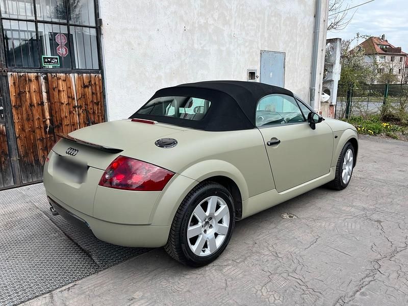 Grün Gebraucht 2002 Audi TT Roadster Cabrio | 3.950 € (Fairer Preis) - Bild 1/4