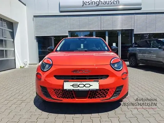 Neu Fiat 600E Business 114 kW (156 PS) 2026 Orange SUV