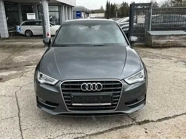 Gebraucht Audi A3 Ambition 150 PS (110 kW) 2014 Grau Limousine