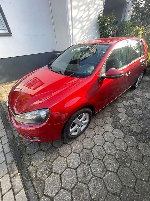 Gebraucht VW Golf VI Style 122 PS (89 kW) 2011 Rot Kleinwagen