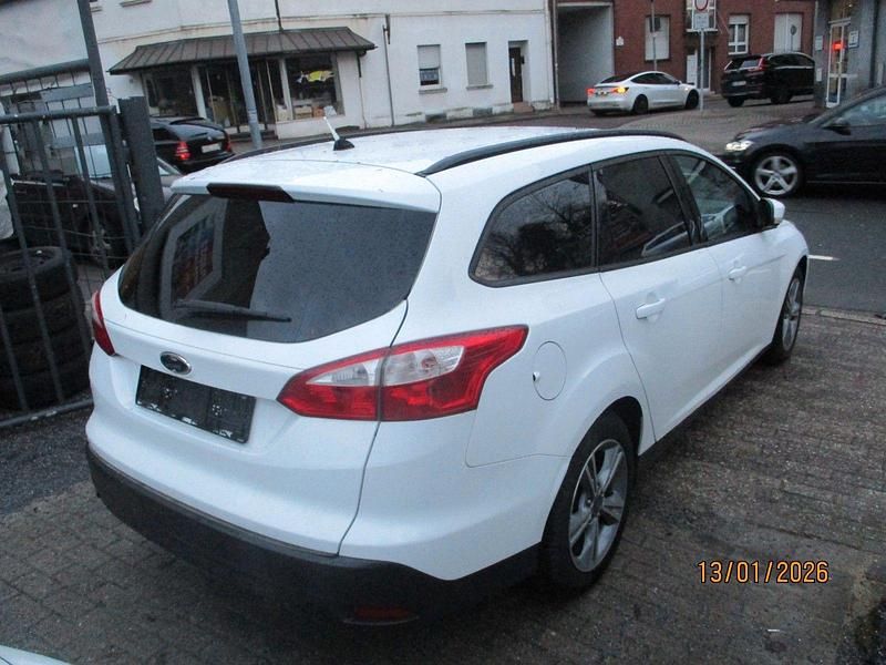 Gebraucht Ford Focus SYNC Edition 101 PS (74 kW) 2014 Weiß Kombi