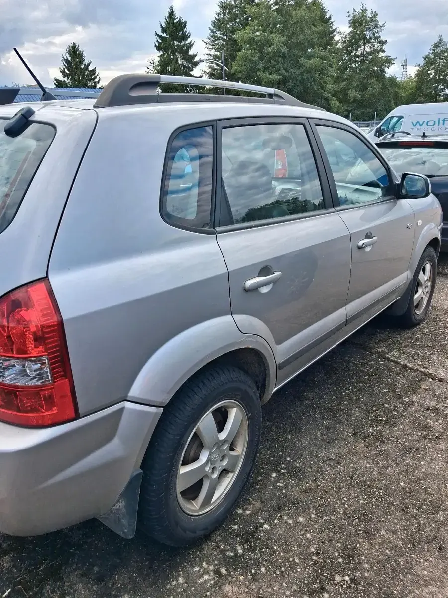 Gebraucht Hyundai Tucson 113 PS (83 kW) 2005 Grau SUV