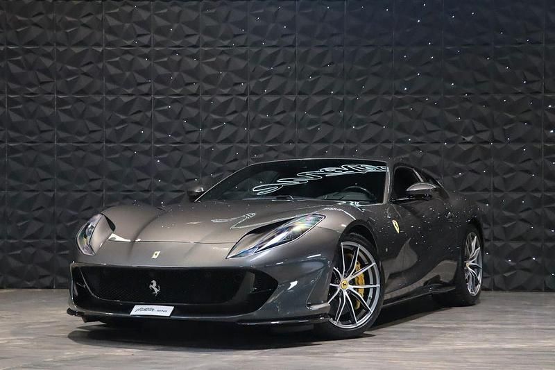 Grau Gebraucht 2019 Ferrari 812 | 339.900 € - Bild 1/4