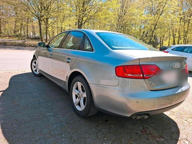 Używany Audi A4 143 KM (105 kW) 2010 Szary Sedan/Limuzyna