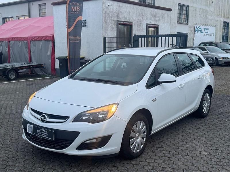 Gebraucht Opel Astra Edition 165 PS (121 kW) 2013 Weiß Kombi