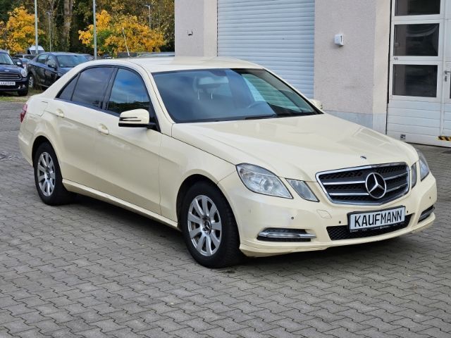 Gebraucht Mercedes E200 163 PS (119 kW) 2011 Beige Limousine