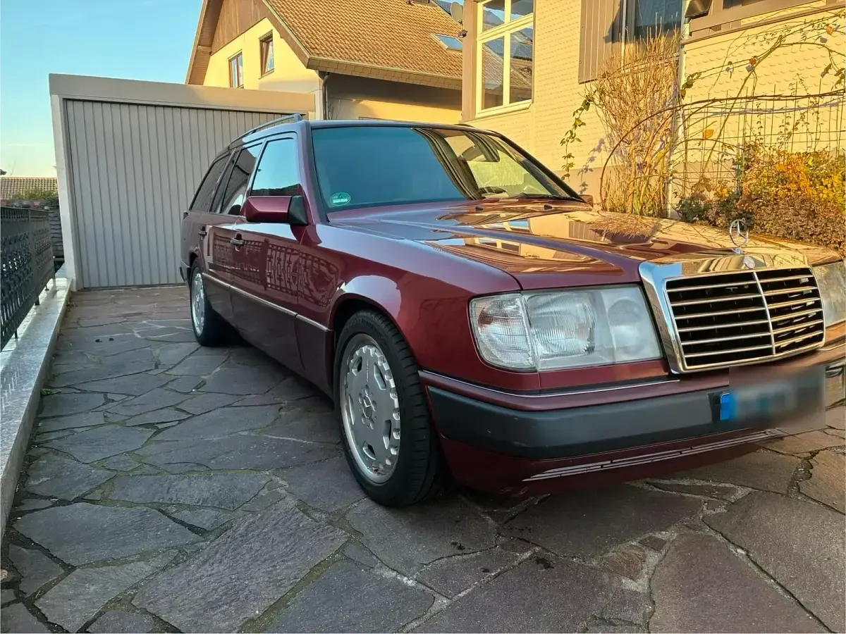 Second-hand Mercedes E280 197 CP (144 kW) 1993 Roșu Break