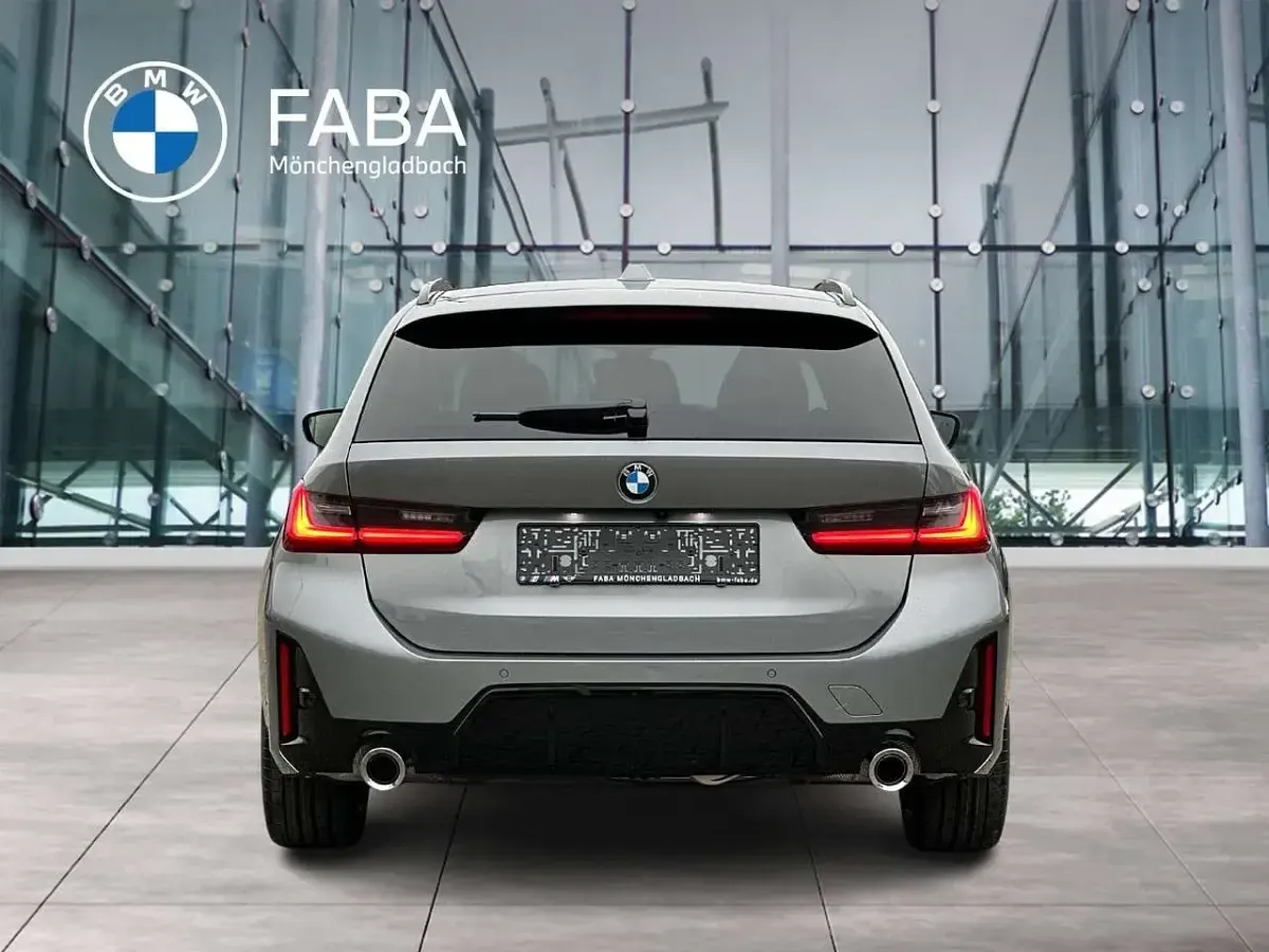 Neu BMW 320 M Sport 184 PS (135 kW) 2026 Grau Kombi