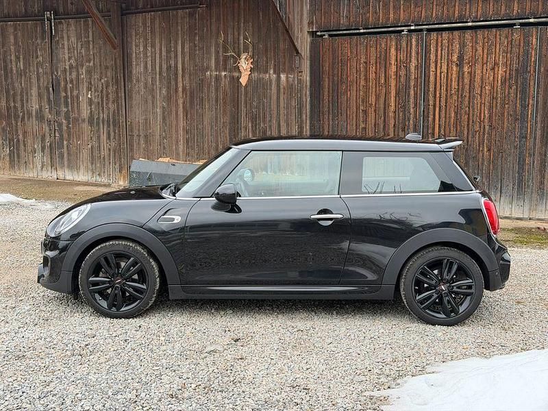 Gebraucht Mini Cooper 102 PS (75 kW) 2018 Schwarz Kleinwagen
