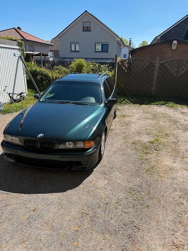 Second-hand BMW 520 150 CP (110 kW) 2000 Verde Break