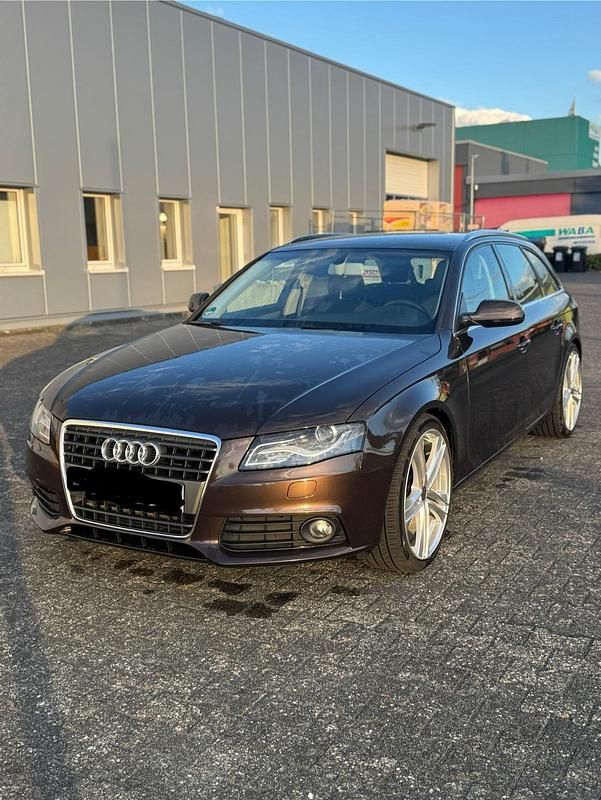 Gebraucht Audi A4 Ambiente 160 PS (117 kW) 2011 Braun Kombi