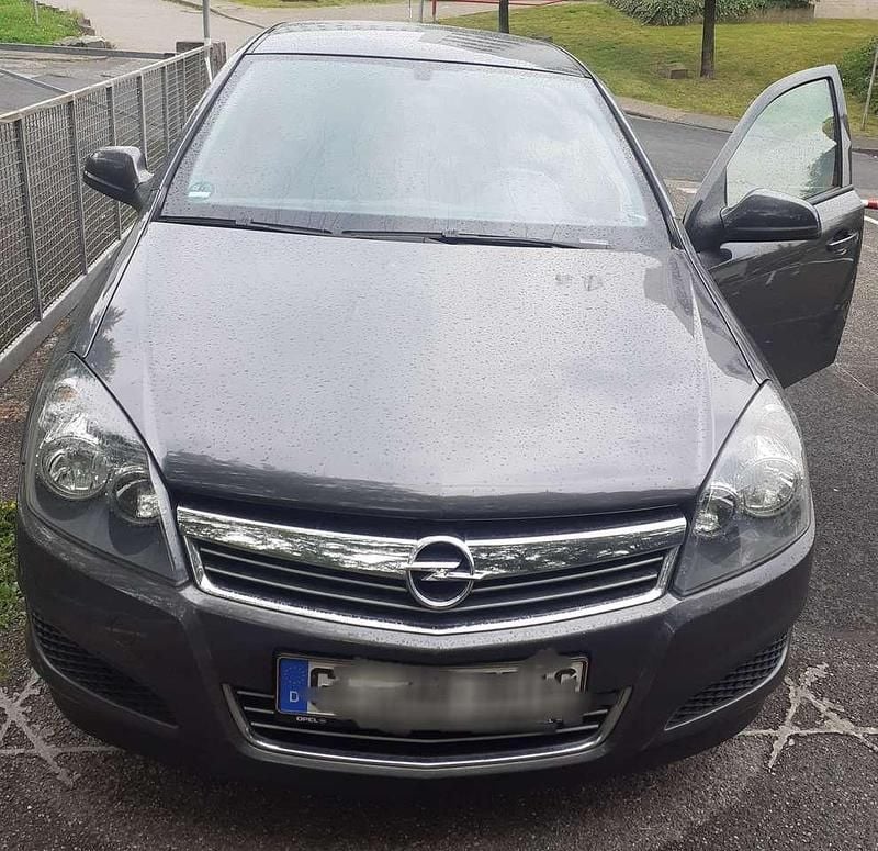Gebraucht 2011 Opel Astra Limousine | 900 € (Guter Preis) - Bild 1/4