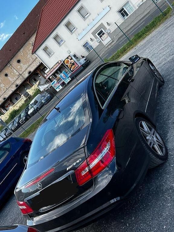 Gebraucht Mercedes E200 Avantgarde 184 PS (135 kW) 2010 Schwarz Coupé