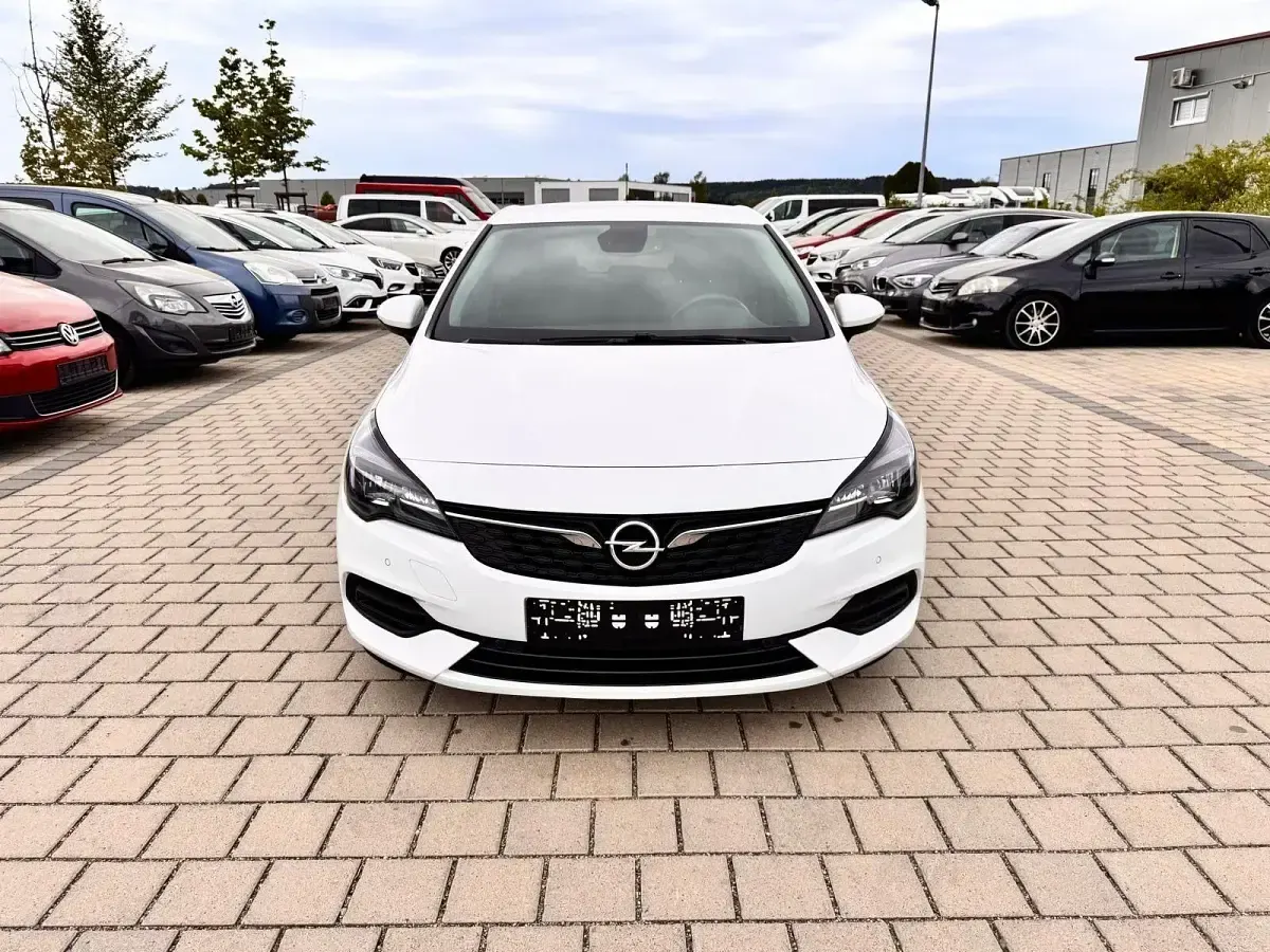 Gebraucht Opel Astra Edition 110 PS (80 kW) 2020 Weiß Kleinwagen