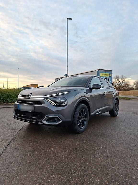 Grau Gebraucht 2021 Citroën C4 PureTech Limousine | 15.650 € (Guter Preis) - Bild 1/4