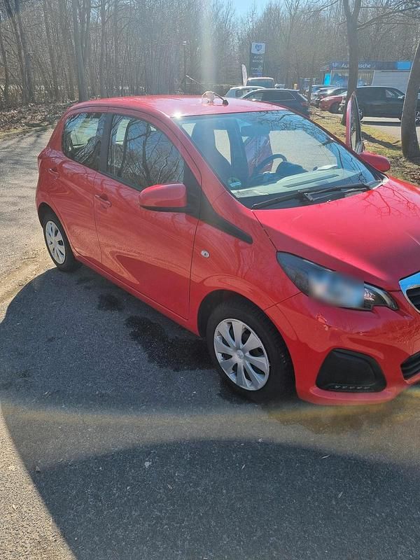 Gebraucht Peugeot 108 Active 68 PS (50 kW) 2017 Rot Kleinwagen