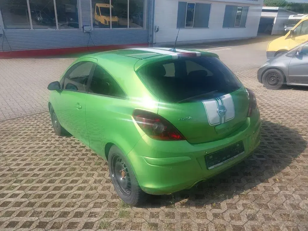 Gebraucht Opel Corsa Color Edition 101 PS (74 kW) 2011 Grün Kleinwagen