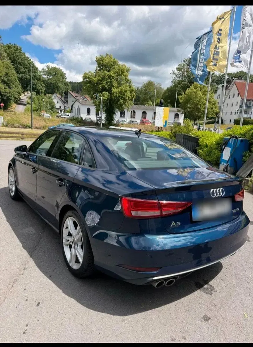 Gebraucht Audi A3 Comfort 150 PS (110 kW) 2019 Blau Limousine
