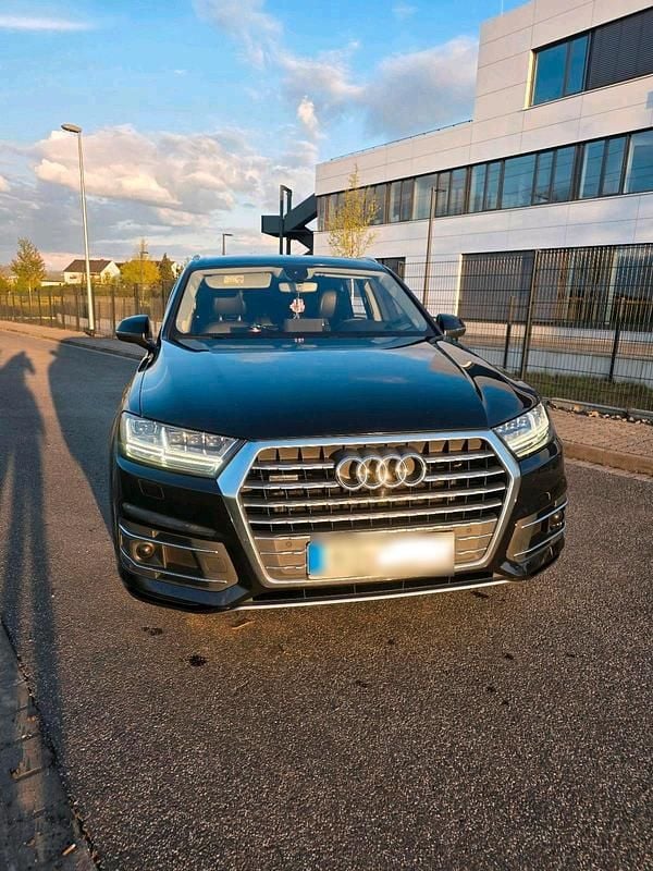 Używany Audi Q7 Comfort 286 KM (210 kW) 2016 Czarny SUV