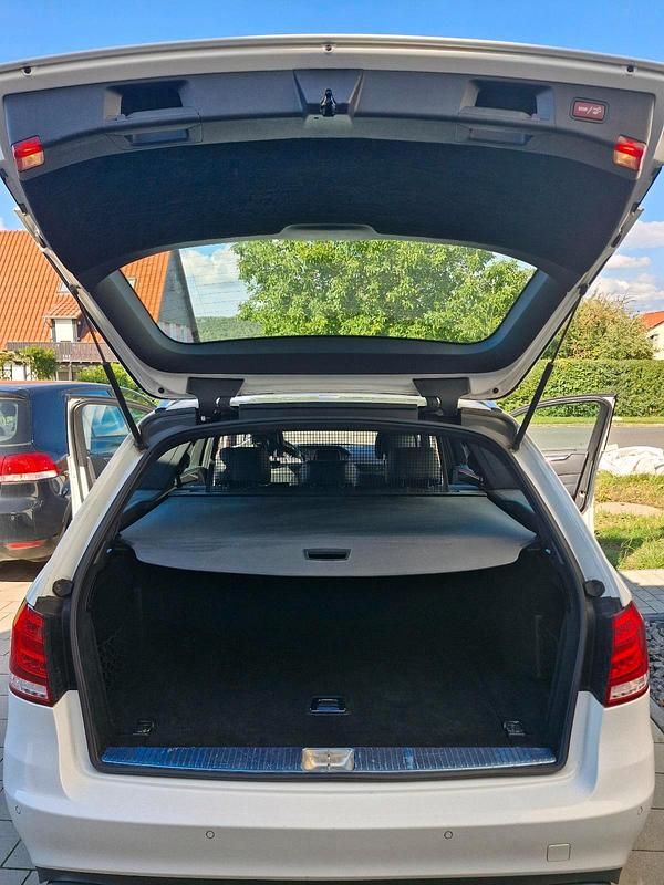 Gebraucht Mercedes E200 Avantgarde 136 PS (100 kW) 2015 Weiß Kombi