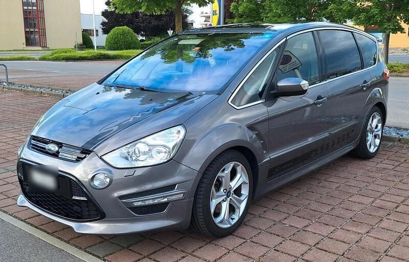 Braun Gebraucht 2014 Ford S-MAX S Van / Kleinbus | 10.900 € (Teuer) - Bild 1/4