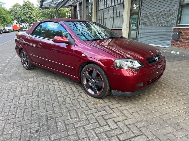 Gebraucht Opel Astra Cabriolet 147 PS (108 kW) 2004 Rot Cabrio