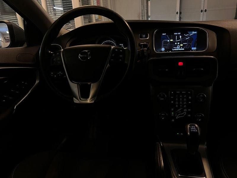 Gebraucht Volvo V40 120 PS (88 kW) 2016 Grau Limousine