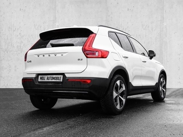 Gebraucht Volvo XC40 Plus 163 PS (119 kW) 2023 Crystal white / metallic SUV