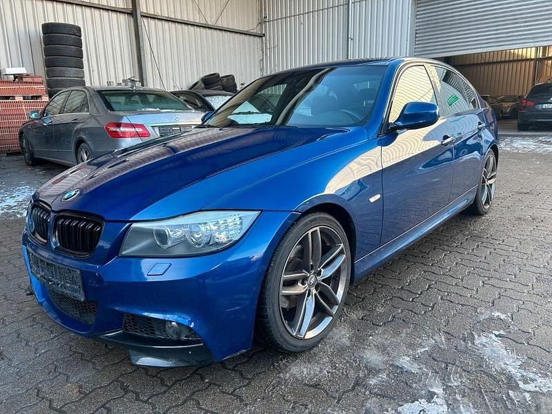 Blau Gebraucht 2010 BMW 318 M Sport Limousine | 5.999 € (Fairer Preis) - Bild 1/4