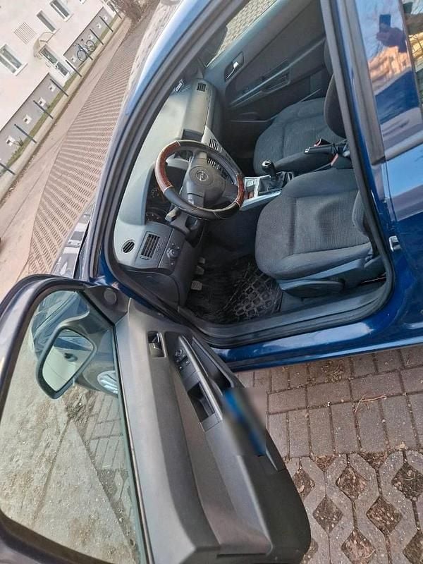 Usata Opel Astra 100 CV (73 kW) 2009 Blu Station wagon