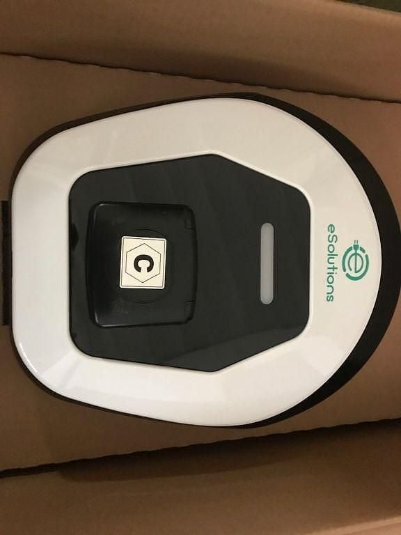 Grün Gebraucht 2021 Opel Mokka-e Ultimate SUV | 17.990 € (Fairer Preis) - Bild 1/2