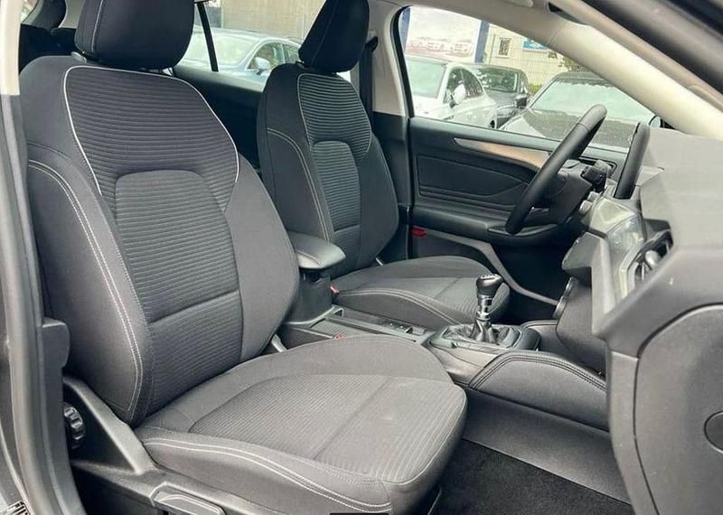 Gebraucht Ford Focus Titanium 125 PS (91 kW) 2019 Grau Limousine