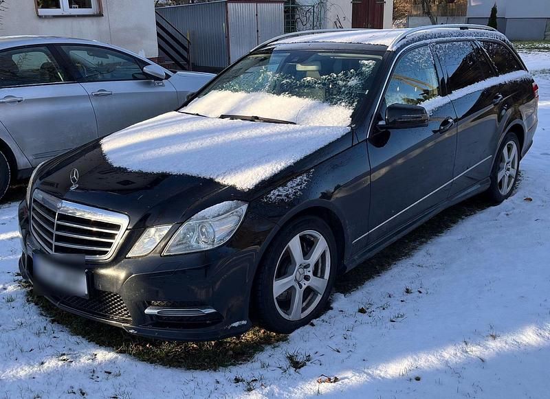Gebraucht Mercedes E220 170 PS (125 kW) 2013 Schwarz Kombi