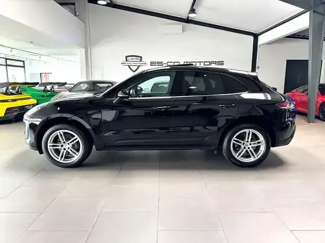 Gebraucht Porsche Macan 265 PS (194 kW) 2023 Schwarz SUV