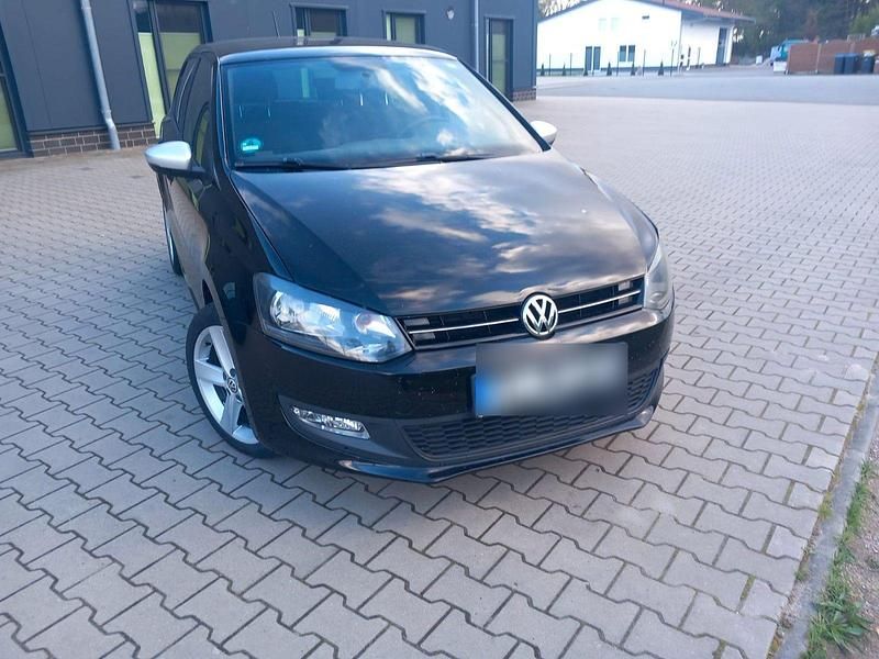 Second-hand VW Polo Black Edition 69 CP (50 kW) 2014 Negru Hatchback
