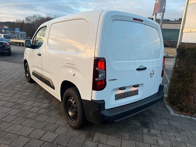 Gebraucht Opel Combo Edition 102 PS (75 kW) 2021 Weiß Van / Kleinbus
