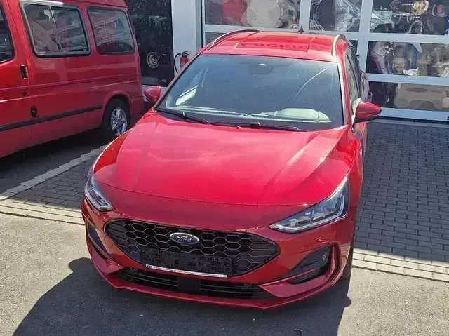 Gebraucht Ford Focus ST-Line X 155 PS (114 kW) 2023 Fantastic red tc Kombi