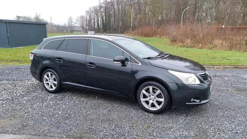 Schwarz Gebraucht 2009 Toyota Avensis Executive Kombi | 2.999 € (Guter Preis) - Bild 1/4