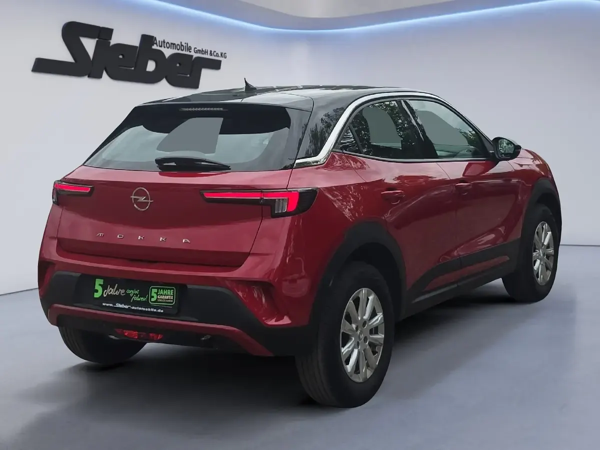 Używany Opel Mokka Edition 101 KM (74 kW) 2023 Czerwony SUV